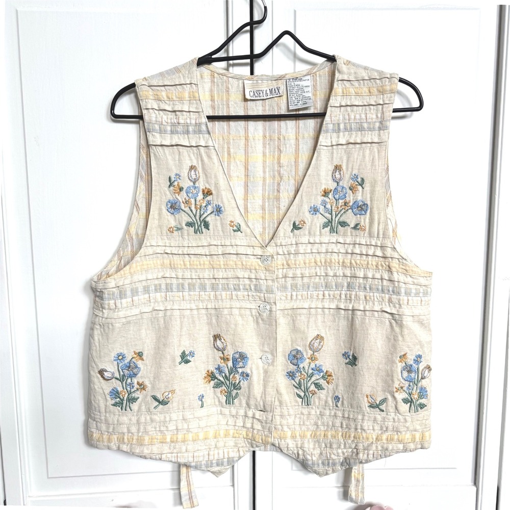 Vtg Casey & Max Womens Large Floral Embroidered Plaid Pintuck Button Front Vest